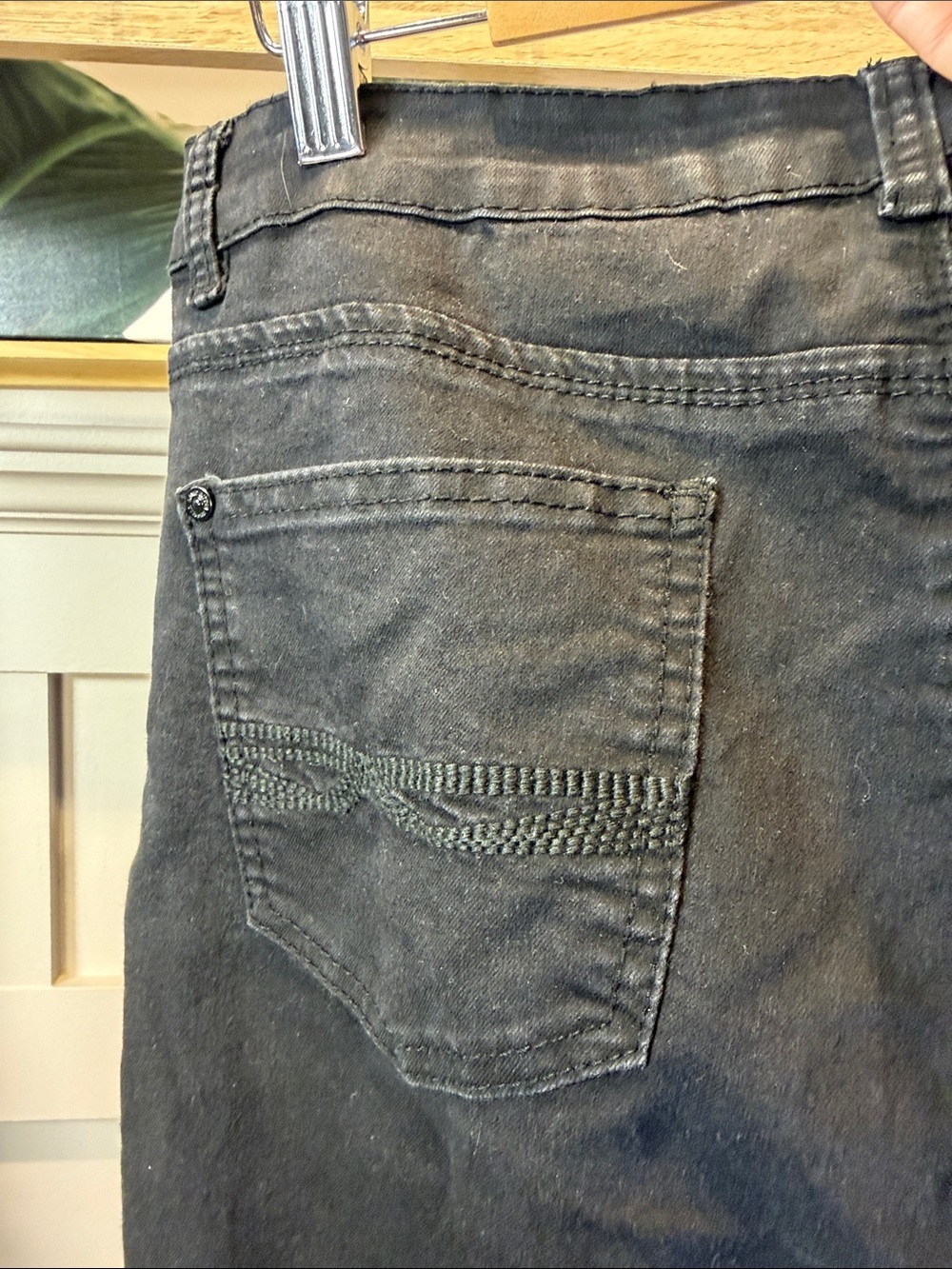 Buffalo Black Straight-Leg Jeans XL - Picture 8 of 8
